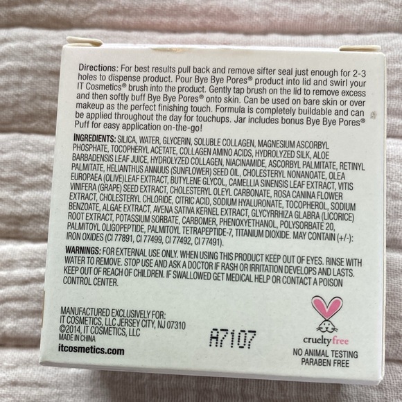 it Cosmetics Bye Bye Pores tinted finishing powder, Medium tint - Picture 7 of 9